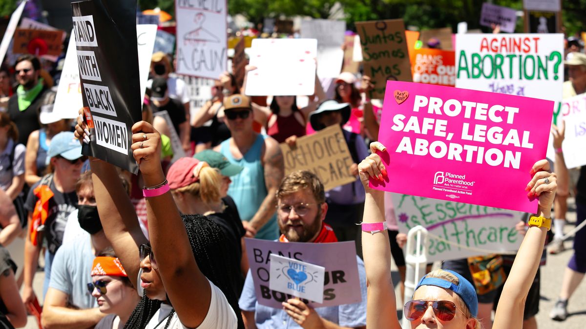Senátoři v Arizoně schválili zrušení zákona zakazujícího potraty